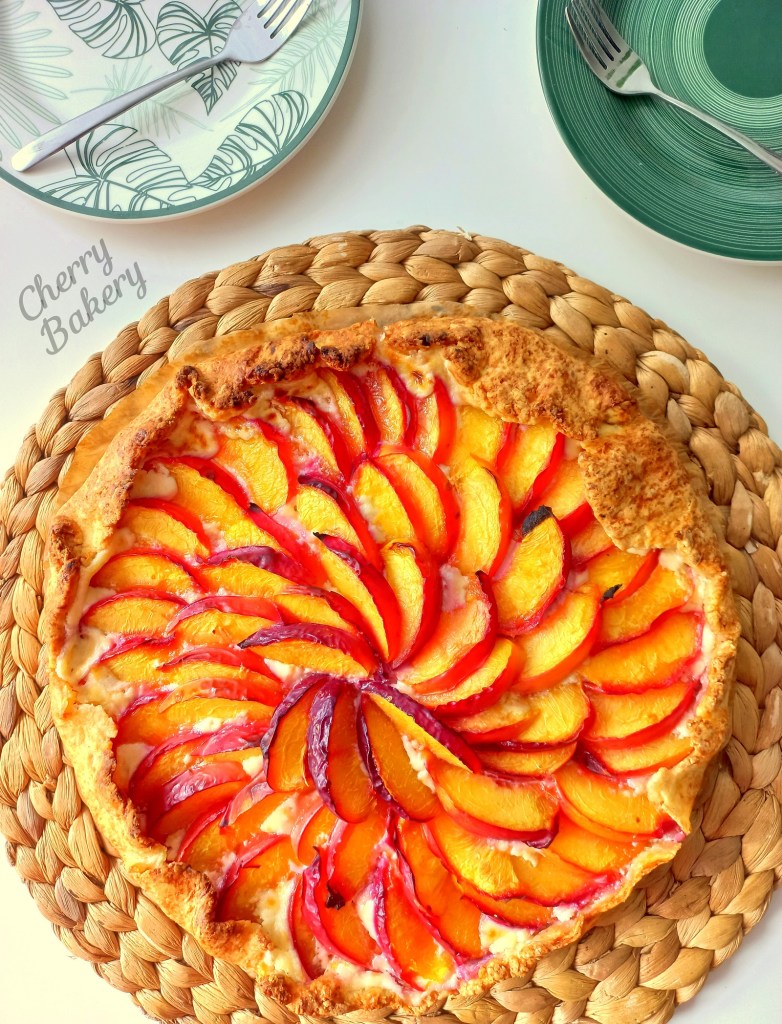 Галет с маслено тесто, маскарпоне и нектарини - рецепта от Cherry Bakery